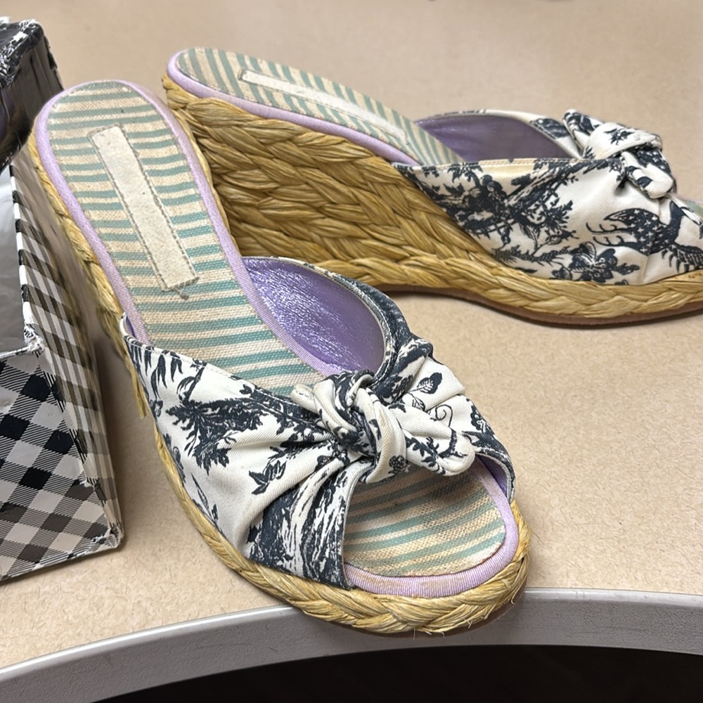 Delman famous brand for socialites back in the 1950’s beautiful tapestry cloth